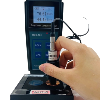 NDT Eddy Current Testing Equipment portatif 14.8v construit dans la batterie au lithium