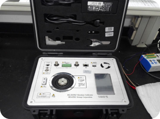 10 Hz à 4000 Hz Laboratoire sur place Calibrateur de vibration portable