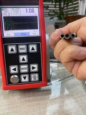 Un échantillon B échantillon 0.001mm haute résolution de revêtement pénétrant mesureur d'épaisseur par ultrasons